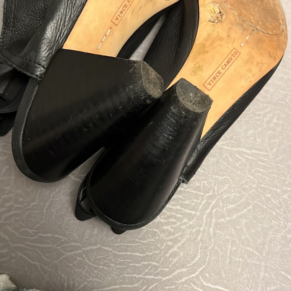 Vince Camuto - Picture 6 of 6